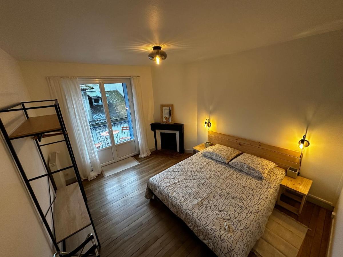 Apartment Belle Maison De Au Coeur Du Village De Montagne Vic-sur-Cere
